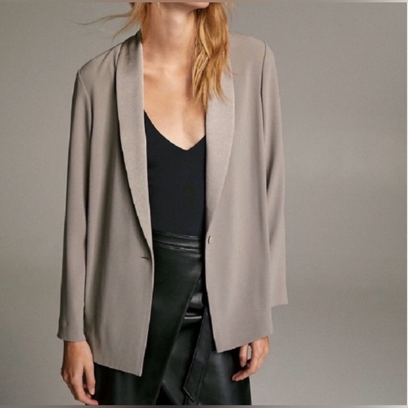 Aritzia Babaton. - women’s Seth Blazer satin collar single button Jacket taupe S